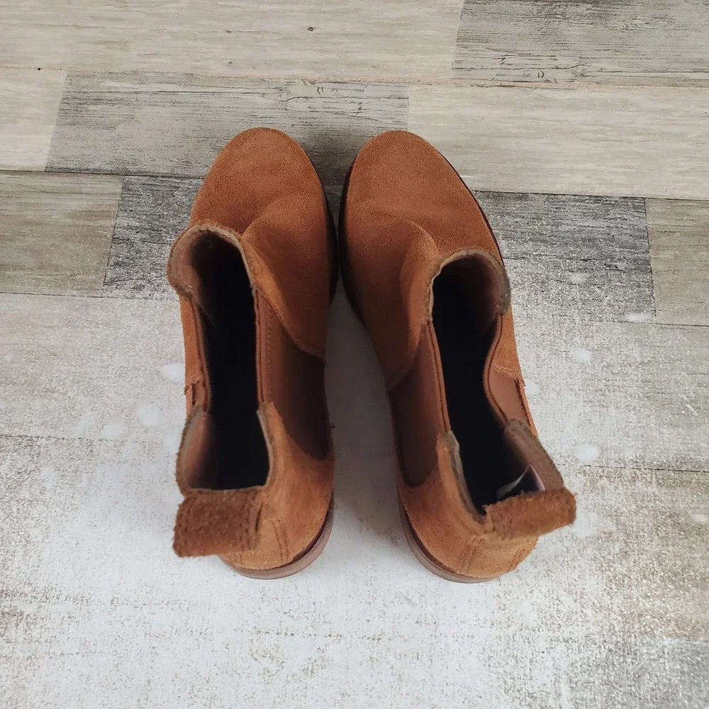 Clarks excellent black
